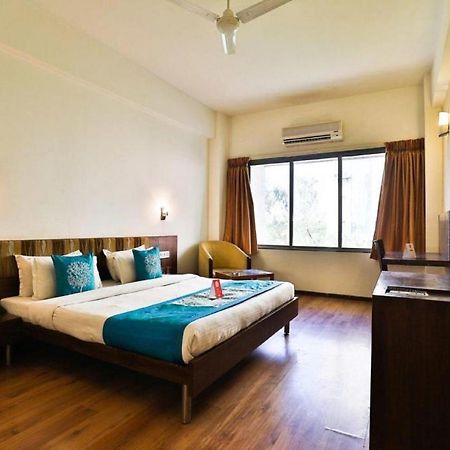 Hotel President Inn By Sky Stays Gandhinagar Esterno foto