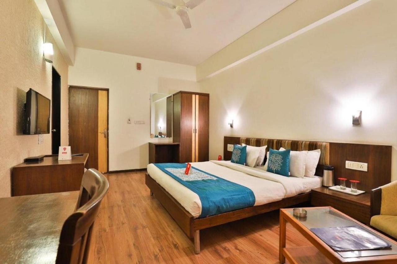 Hotel President Inn By Sky Stays Gandhinagar Esterno foto